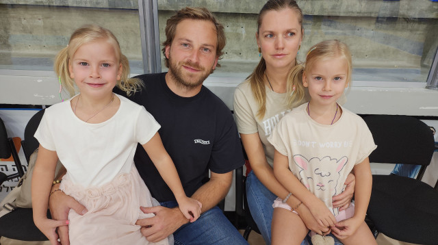 סרגיי ריכטר עם בני משפחתו (צילום: יחצ)