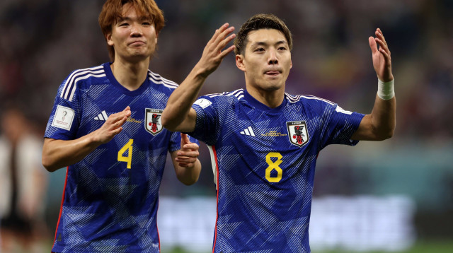 ניצחון על קוסטה ריקה ישים אותם עם רגל וחצי בשמינית הגמר. שחקני יפן (צילום: רויטרס)