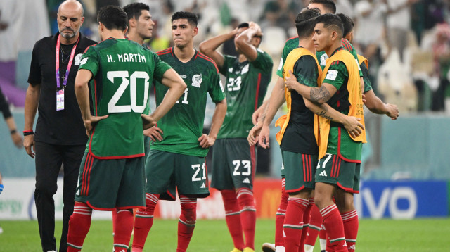 הדחה מאכזבת. שחקני נבחרת מקסיקו (צילום: רויטרס)