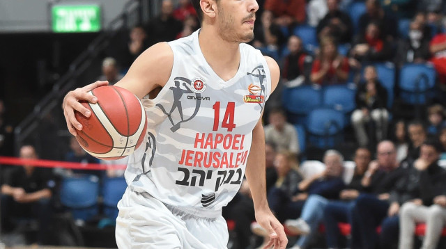 נועם דוברת, שחקן הפועל ירושלים (צילום: ברני ארדוב)