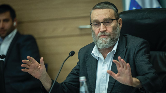 משה גפני בוועדת הכספים (צילום: יונתן זינדל, פלאש 90)