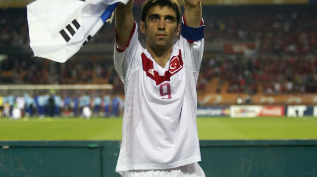 הקאן שוקור נבחרת טורקיה במונדיאל 2002 (צילום: GettyImages, Gary M. Prior)