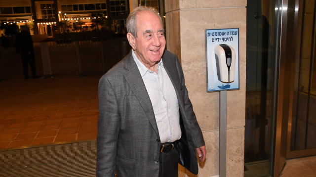 אלפרד אקירוב  (צילום: אביב חופי)