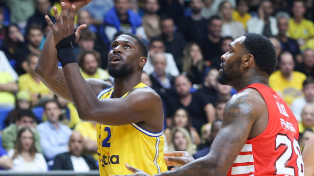 אלכס פויתרס שחקן מכבי תל אביב (צילום: דני מרון)