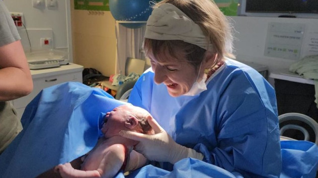 יילדה שישה מתוך תשעה נכדים (צילום: בית החולים אסותא אשדוד)