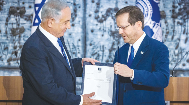 יצחק הרצוג, בנימין נתניהו (צילום: אוליבייה פיטוסי, פלאש 90)