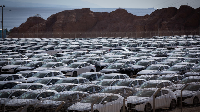 מכוניות בחניון, אילוסטרציה (צילום: נועם ריבקין פנטון, פלאש 90)