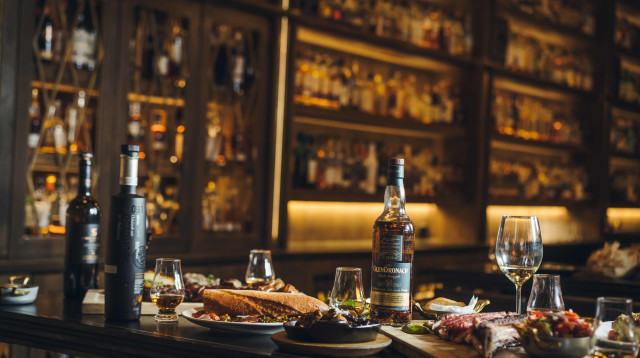 ויסקי בר מוזיאון (צילום: אסף קארלה)