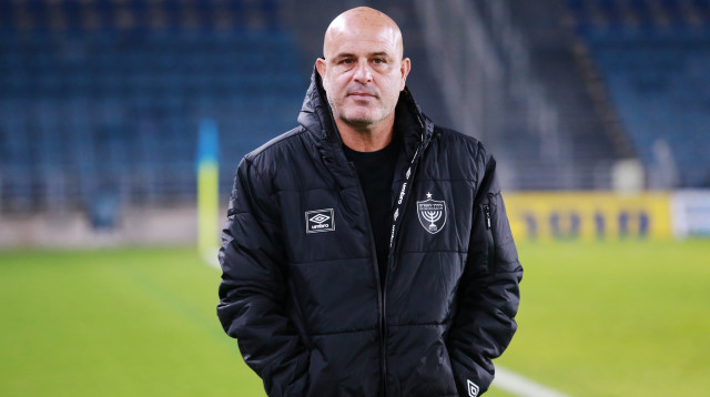 מאמן בית"ר ירושלים יוסי אבוקסיס (צילום: קובי אליהו)