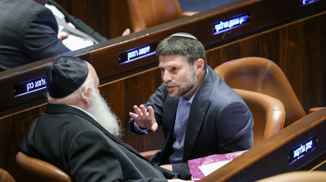 בצלאל סמוטריץ' במליאת הכנסת (צילום: דני שם טוב, נועם מושקוביץ, דוברות הכנסת)