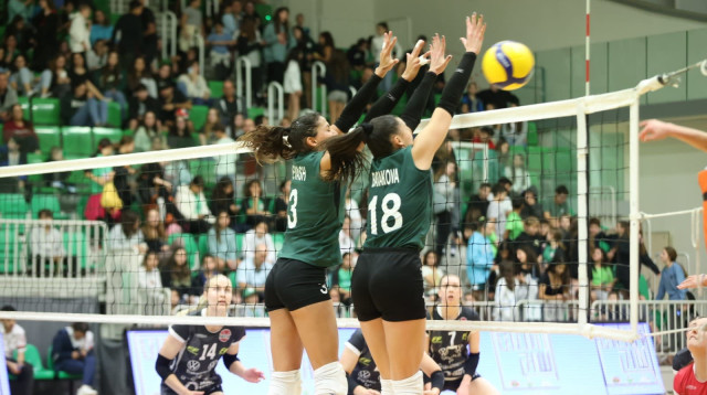 בנות הפועל כפר סבא במשחק מול סאלו (צילום: יוסי לזרוף)