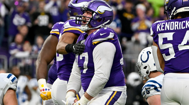 שחקני מינסוטה וייקינגס (צילום: GettyImages, Stephen Maturen)