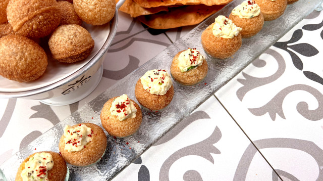  פאני פורי במילוי סלט ביצים   (צילום: פסקל פרץ-רובין)