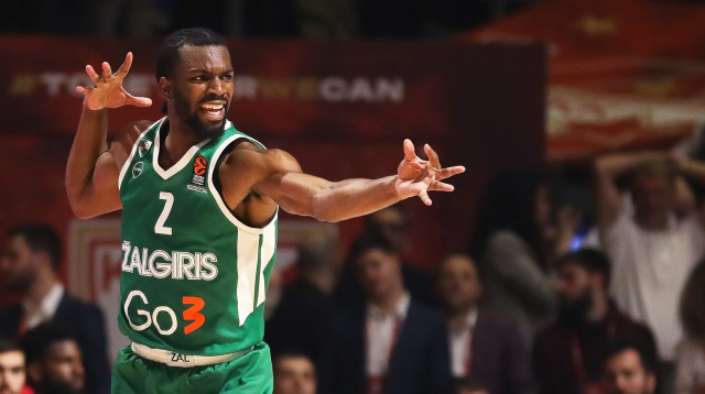 יחפשו לעקוף את מכבי תל אביב בטבלה. אוואנס (צילום: GettyImages, Nikola Krstic/MB Media)