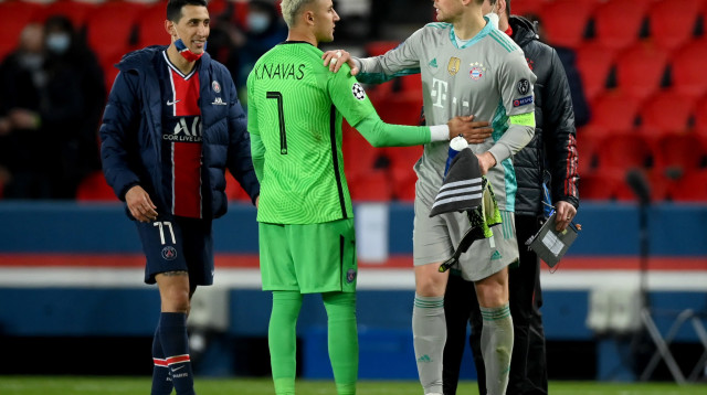 שוער באיירן מינכן מנואל נוייר, עם שוער פריז סן ז'רמן, קיילור נבאס (צילום: GettyImages, Matthias Hangst)