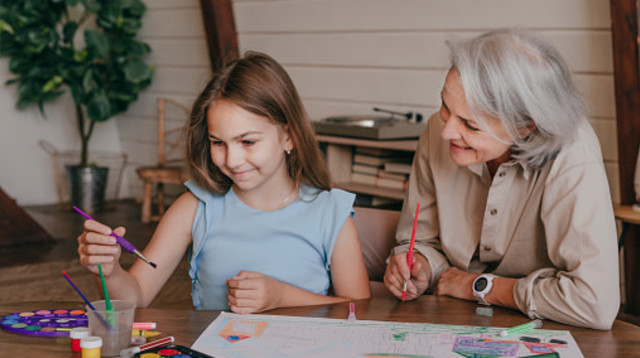 הפלטפורמה שמחברת בין אזרחים ותיקים לגני ילדים (צילום: Westend61 gettyimages)
