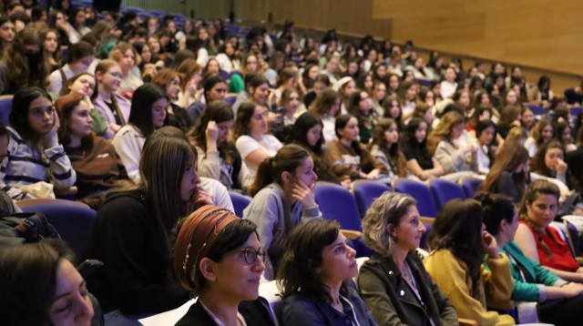 המשתתפות הצעירות באירוע "סיסטרהוד" בגבעתיים. "שינוי חברתי אמיתי" (צילום: דוברות עיריית גבעתיים)