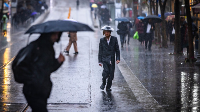 גשם, ירושלים (צילום: אוליבייה פיטוסי, פלאש 90)