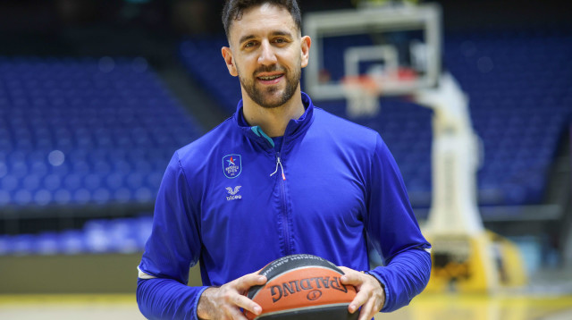 ואסילייה מיציץ', שחקן אנאדולו אפס (צילום: דני מרון)