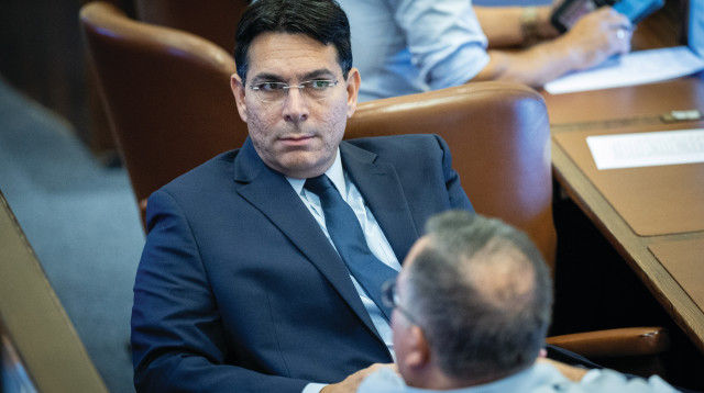 אופיר אקוניס (צילום: יונתן זינדל פלאש 90)