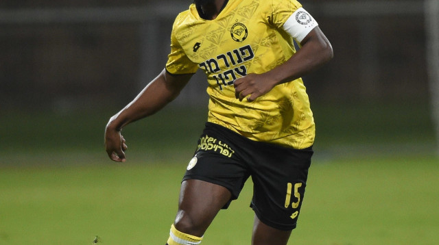 אביב אברהם, שחקן מכבי נתניה (צילום: ברני ארדוב)