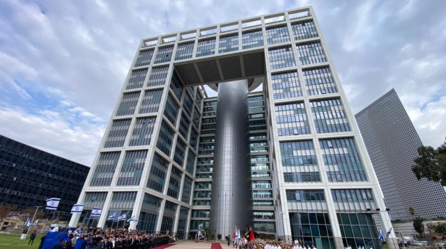 בניין הקריה, משרד הביטחון (צילום: אבשלום ששוני)