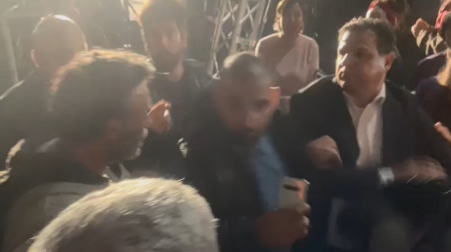 איימן עודה הותקף עיי מפגין (צילום: אורי צירלין)