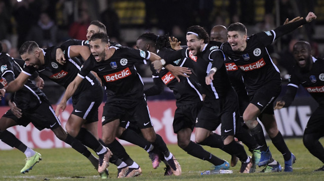 סיפור סינדרלה אמיתי. שחקני שטרסבורג KS (צילום: GettyImages, Frederick FLORIN / AFP)