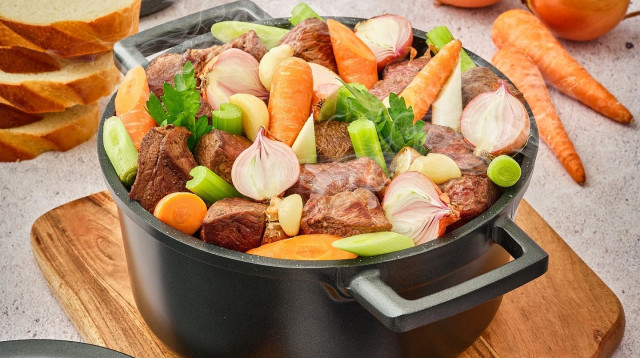 קדירת בשר בקר וירקות שורש חורפיים (צילום: באדיבות סולתם,גיל אבירם)