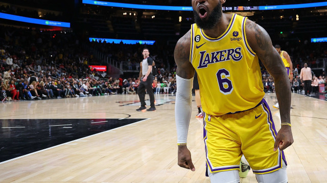 בגיל 38, נראה כמו בן 18. לברון ג'יימס בטירוף (צילום: GettyImages, Kevin C. Cox)