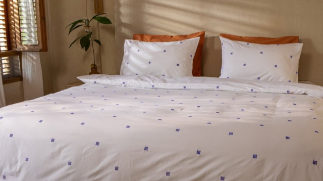 שמיכת פוך טבעי, קסטרו הום (צילום: אודי דגן)