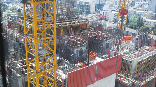 אתר בנייה (צילום: גילי יערי, פלאש 90)