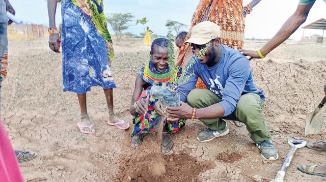 אגירת מי גשמים בקניה (צילום: מוטי שריקי, קק"ל)