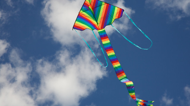 להעיף עפיפון, אילוסטרציה (צילום: אינג'אימג')