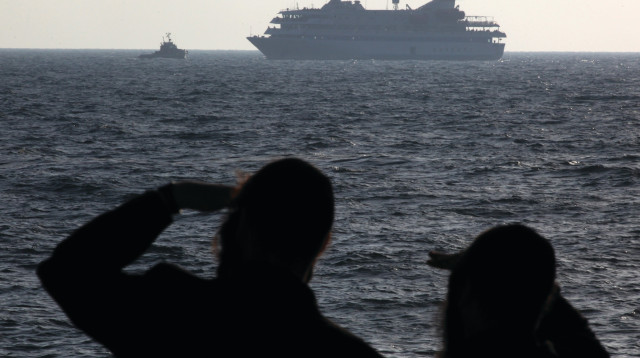 אוניית המרמרה נגררת לנמל אשדוד (צילום: קובי גדעון לע"מ)