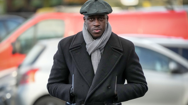 בנז'מן מנדי, מגן מנצ'סטר סיטי ונבחרת צרפת בבית המשפט (צילום: GettyImages)