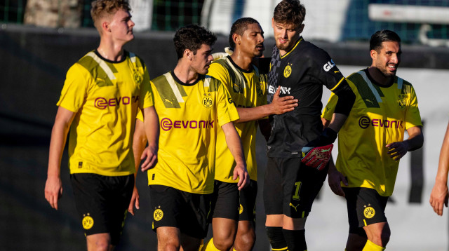 סבסטיאן האלר, שחקני דורטמונד (צילום: אתר רשמי, מתוך הטוויטר של דורטמונד)