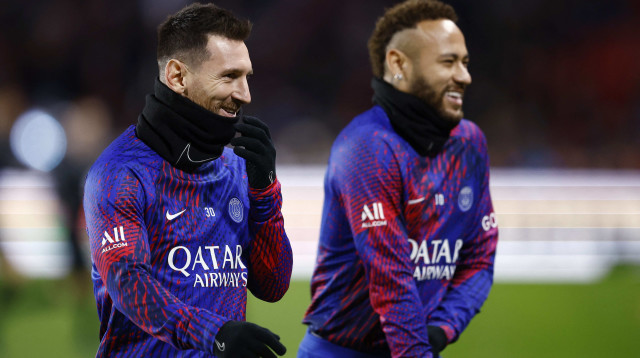 בעונה שעברה הפסידו ברואזון פארק. ניימאר וליאונל מסי בחימום (צילום: רויטרס)