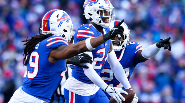 לא היה פשוט, אבל הם בשלב הבא. שחקני הבילס חוגגים (צילום: GettyImages, Bryan M. Bennett)