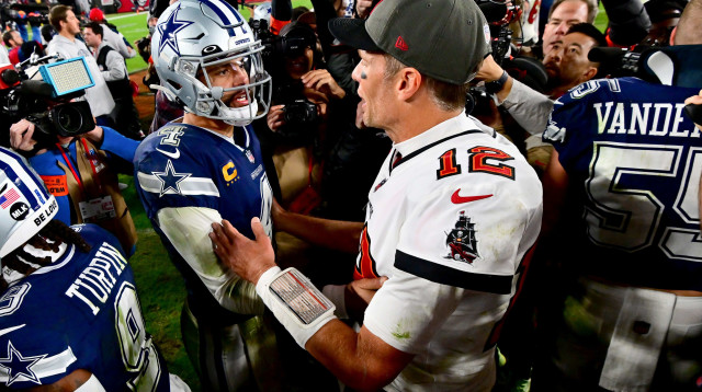 טום בריידי עם דאק פרסקוט (צילום: GettyImages, Julio Aguilar)