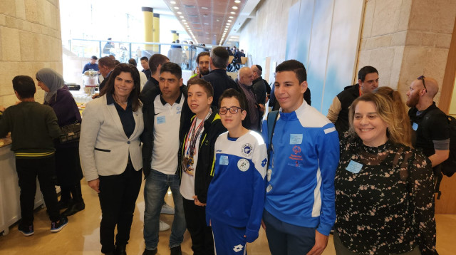 מנכלית ספיישל שרון לוי בלגנה, ספורטאי ספיישל ויעל ארד (צילום: נעמה גלר)