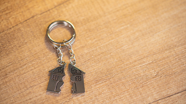 השלכות בגידה על חלוקת רכוש בין בני זוג בגירושין (צילום: Witthaya Prasongsin gettyimages)