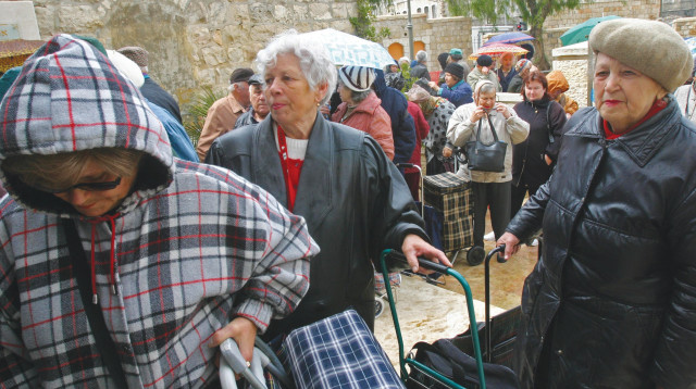 ניצולי שואה (צילום: פלאש 90)