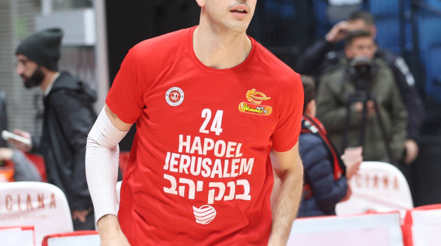 הפועל ירושלים בריצה מרשימה. בלייזר (צילום: דני מרון)