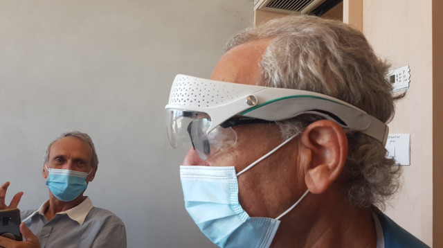 איכילוב ופרטנר יאפשרו ייעוץ עם רופא מומחה מרחוק באמצעות משקפי מציאות רבודה (צילום: יח"צ)