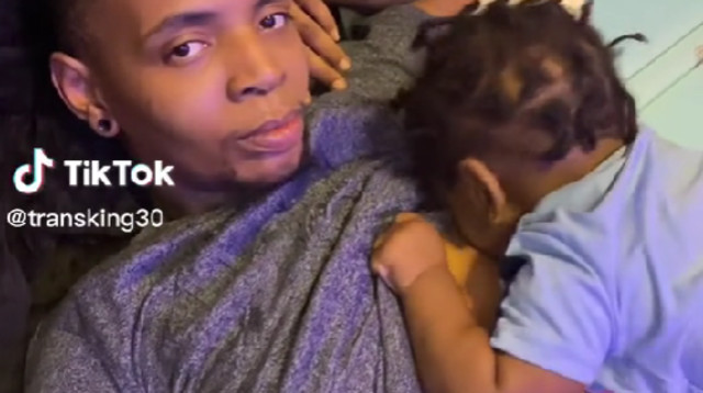 הניק את בנו וחטף מהגולשים ברשת (צילום: מתוך טיקטוק)