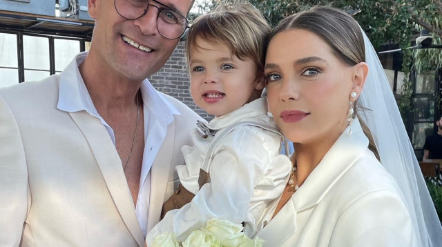 לירן שטראובר וטל טלמון עם בנם אולי (צילום: אספוסה צלמים)