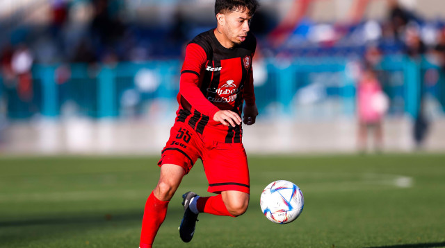 שחקן הפועל אום אל פאחם סבסטיאן ולאסקס (צילום: מאור אלקסלסי)