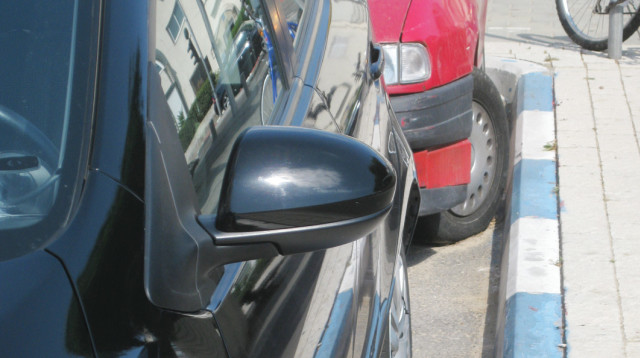 חניה בכחול-לבן (צילום: אלוני מור)