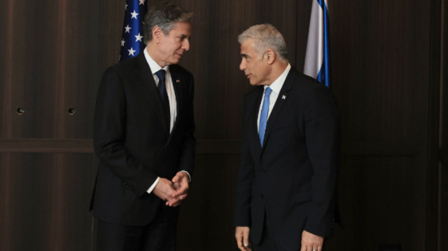 יאיר לפיד ואנתוני בלינקן  (צילום: עוז שכטר)